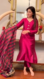 Shaista Lodhi feet photo thumbnail