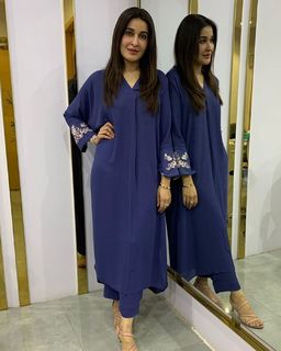 Shaista Lodhi feet photo thumbnail