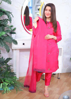 Shaista Lodhi feet photo thumbnail