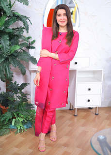 Shaista Lodhi feet photo thumbnail