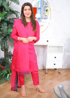 Shaista Lodhi feet photo thumbnail