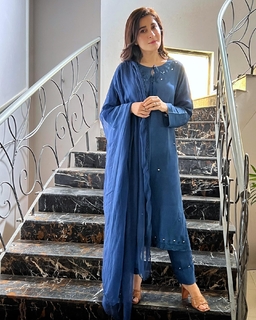 Shaista Lodhi feet photo thumbnail