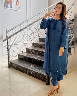 Shaista Lodhi feet photo thumbnail