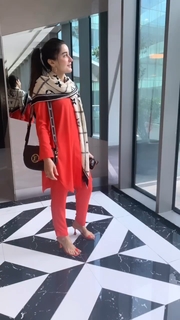 Shaista Lodhi feet photo thumbnail