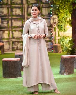 Shaista Lodhi feet photo thumbnail