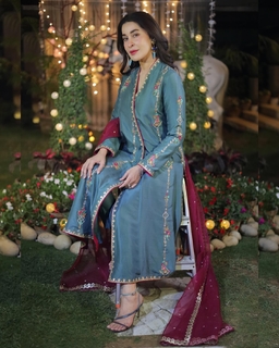 Shaista Lodhi feet photo thumbnail