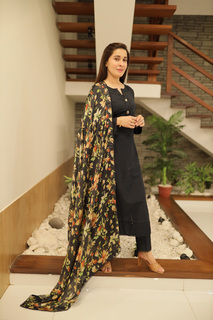 Shaista Lodhi feet photo thumbnail