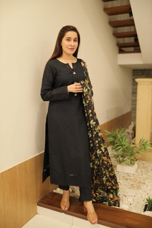 Shaista Lodhi feet photo thumbnail