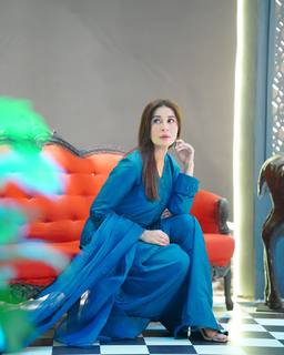 Shaista Lodhi feet photo thumbnail