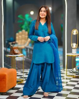 Shaista Lodhi feet photo thumbnail