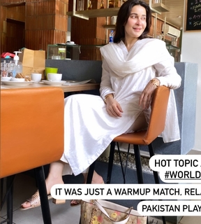 Shaista Lodhi feet photo thumbnail