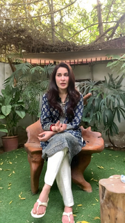 Shaista Lodhi feet photo thumbnail