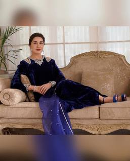 Shaista Lodhi feet photo thumbnail