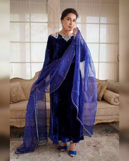 Shaista Lodhi feet photo thumbnail