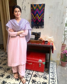Shaista Lodhi feet photo thumbnail