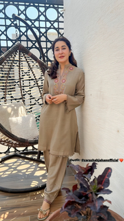 Shaista Lodhi feet photo thumbnail