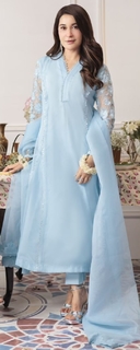 Shaista Lodhi feet photo thumbnail