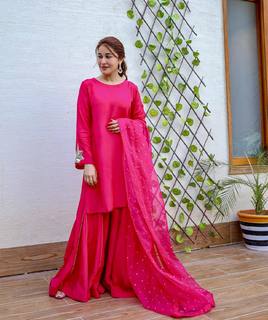 Shaista Lodhi feet photo thumbnail