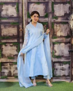 Shaista Lodhi feet photo thumbnail