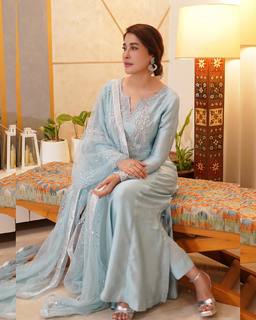 Shaista Lodhi feet photo thumbnail