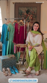 Shaista Lodhi feet photo thumbnail