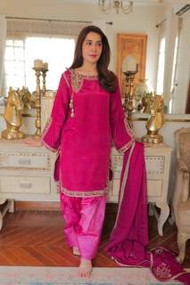 Shaista Lodhi feet photo thumbnail