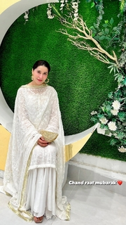 Shaista Lodhi feet photo thumbnail