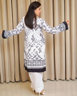 Shaista Lodhi feet photo thumbnail