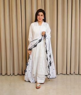 Shaista Lodhi feet photo thumbnail