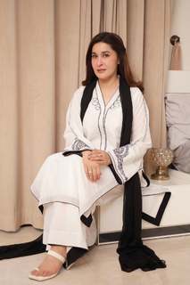 Shaista Lodhi feet photo thumbnail