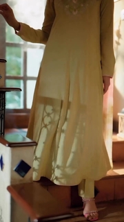 Shaista Lodhi feet photo thumbnail