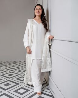 Shaista Lodhi feet photo thumbnail