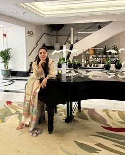 Shaista Lodhi feet photo thumbnail