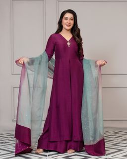 Shaista Lodhi feet photo 3