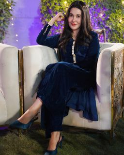 Shaista Lodhi feet photo 3