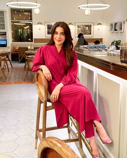 Shaista Lodhi feet photo 1