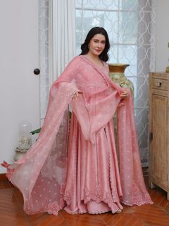 Shaista Lodhi feet photo 12