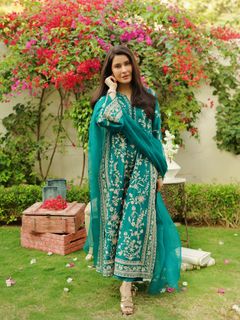 Shaista Lodhi feet photo 7
