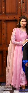 Shaista Lodhi feet photo 18