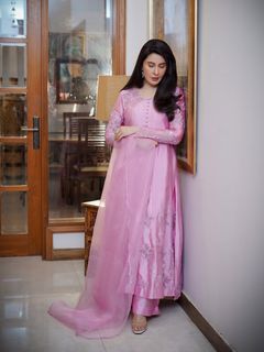 Shaista Lodhi feet photo 17