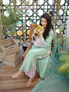Shaista Lodhi feet photo 9