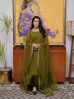 Shaista Lodhi feet photo 3