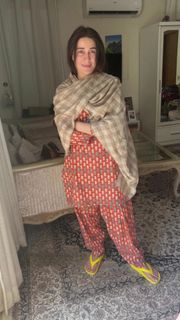 Shaista Lodhi feet photo 1