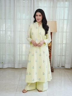 Shaista Lodhi feet photo 11