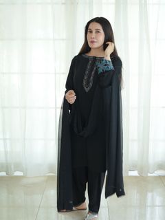 Shaista Lodhi feet photo 4