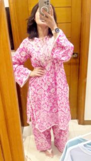 Shaista Lodhi feet photo 8