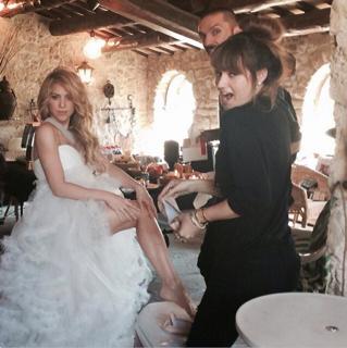 Shakira feet photo thumbnail
