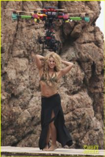 Shakira feet photo thumbnail
