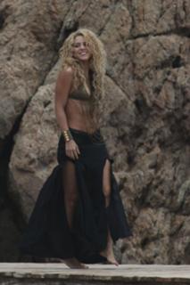 Shakira feet photo thumbnail