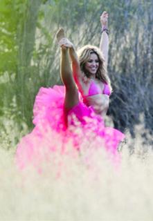Shakira feet photo thumbnail